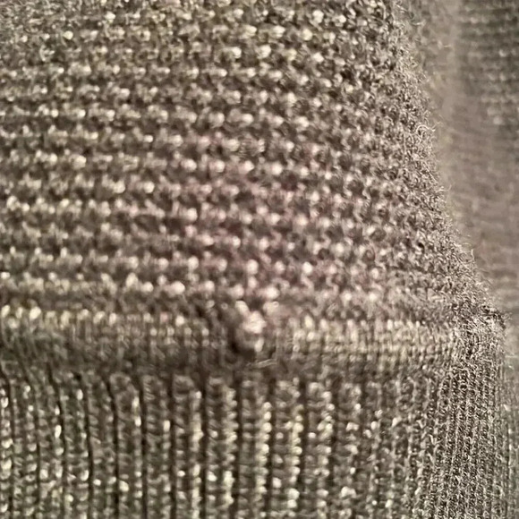 Tommy Bahama v neck waffle heathered grey long sleeve sweater XL - Picture 7 of 7